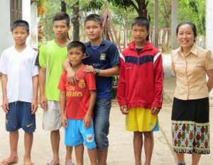 Jeunes du Laos