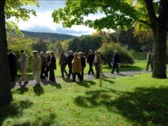 Entrer au cimetière … Entrer au cimetière …
